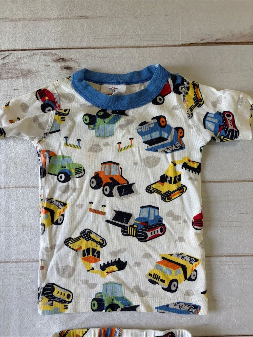 Hanna Andersson Kids Construction Vehicle Pajama Set - White with Blue Trim